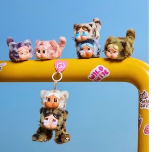 CRYBABY Wild but Cutie Series - Vinyl
Plush Pendant Blind Box